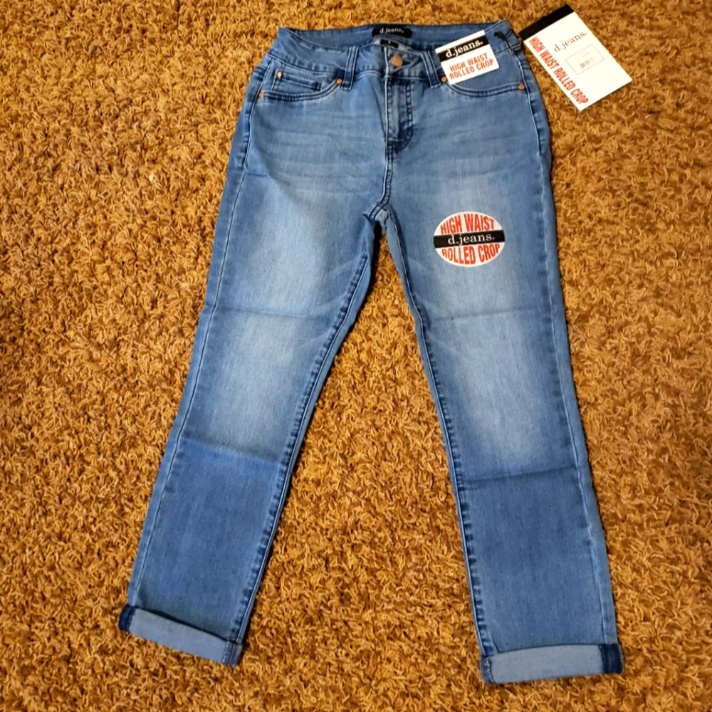 Size 4 D Jeans high waist rolled cropped
